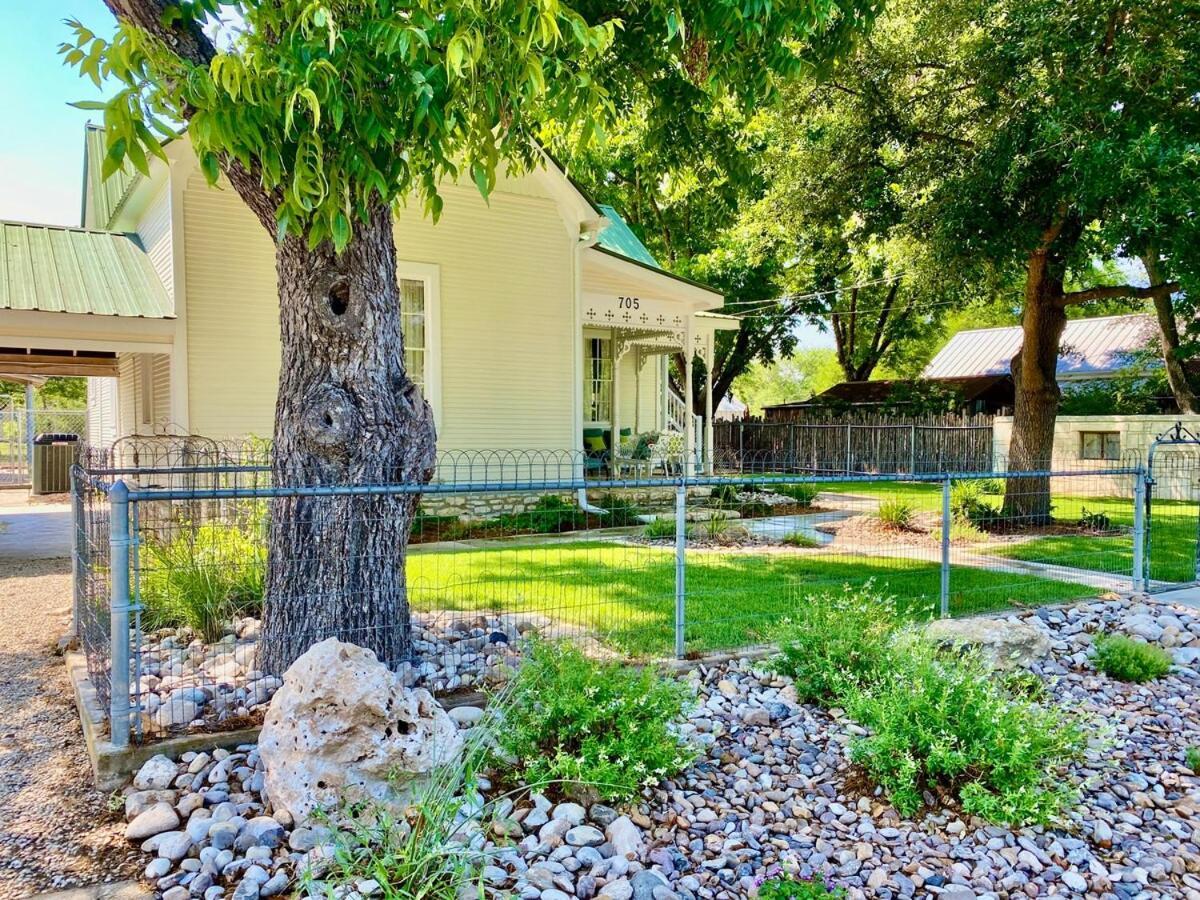 Sunny Charming Retreat: Wine Greenhouse Villa Fredericksburg Buitenkant foto