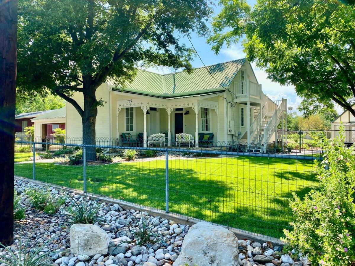 Sunny Charming Retreat: Wine Greenhouse Villa Fredericksburg Buitenkant foto